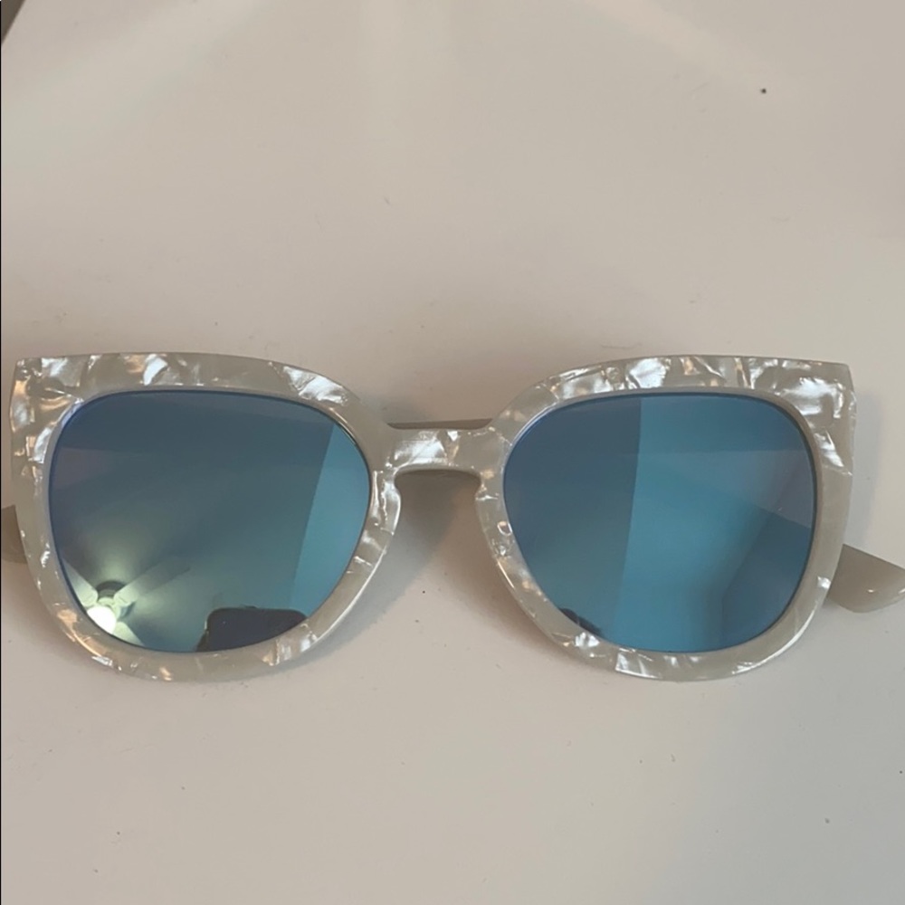 Quay Australia sunglasses blue
